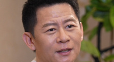 姐姐拉我一把